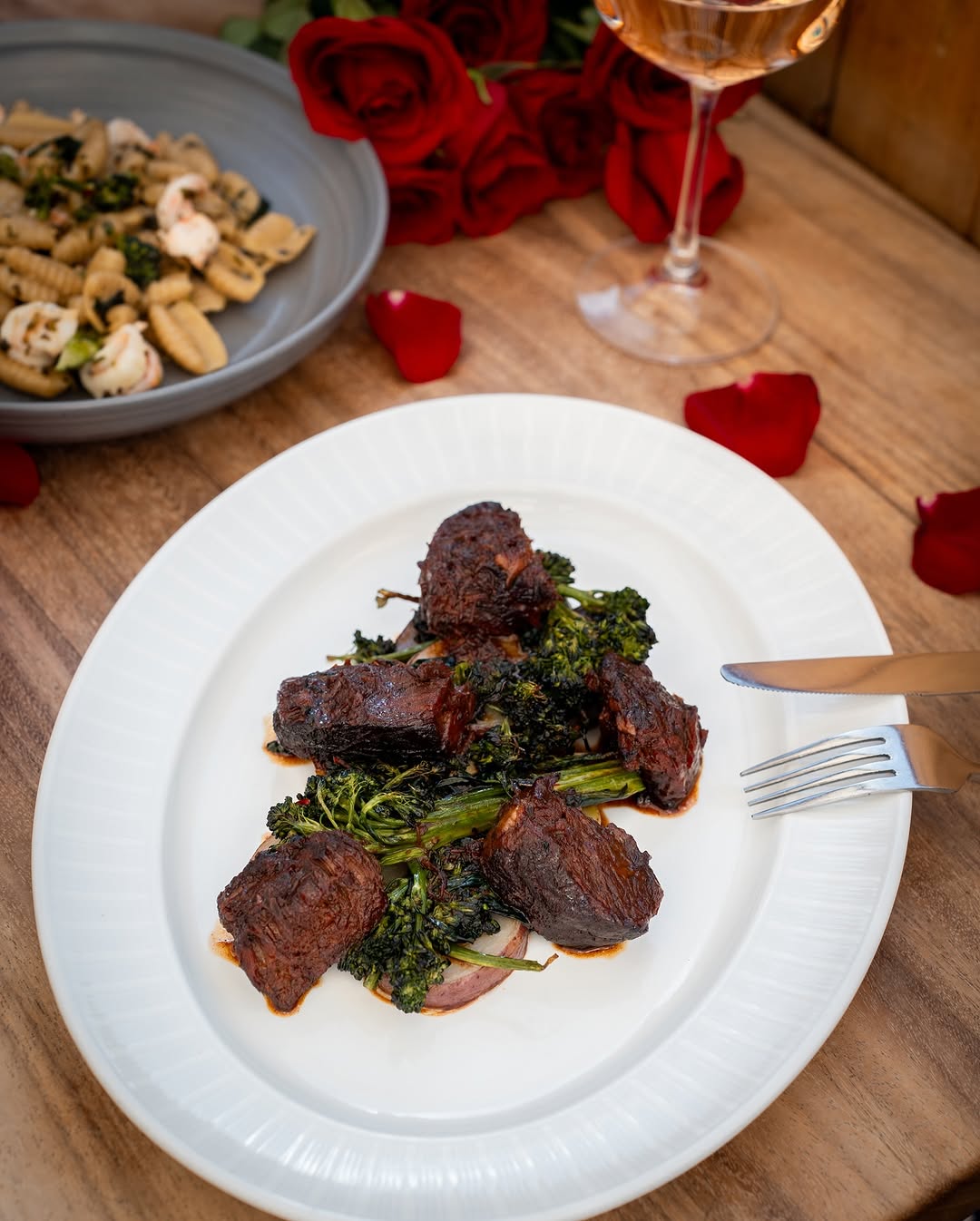 Outdoor &amp; Indoor Dining - Book Now